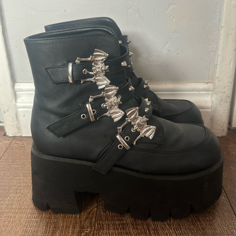 Platform Demonia boots with bat detail